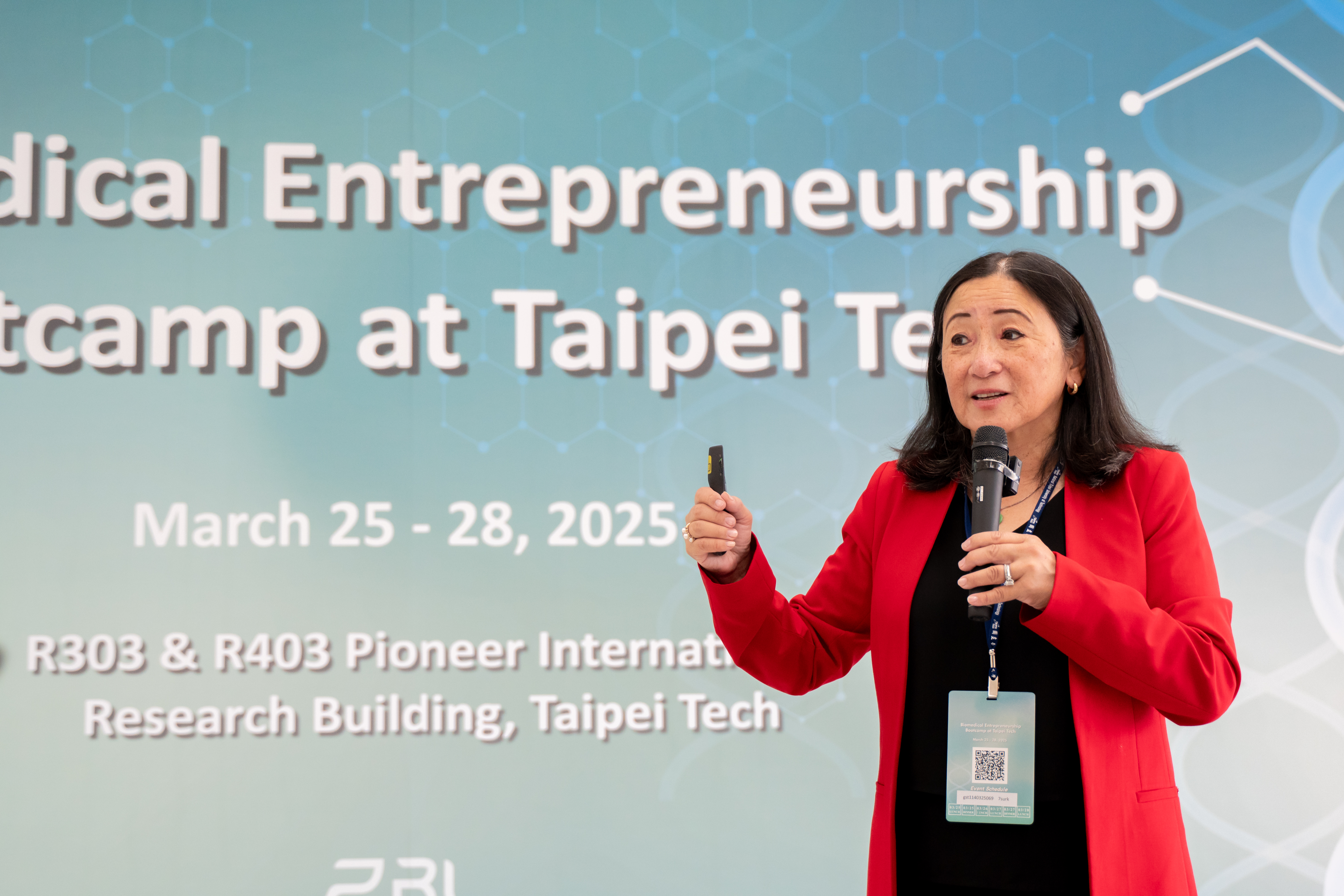 Professor Gigi Wang of UC Berkeley delivers a lecture during the bootcamp