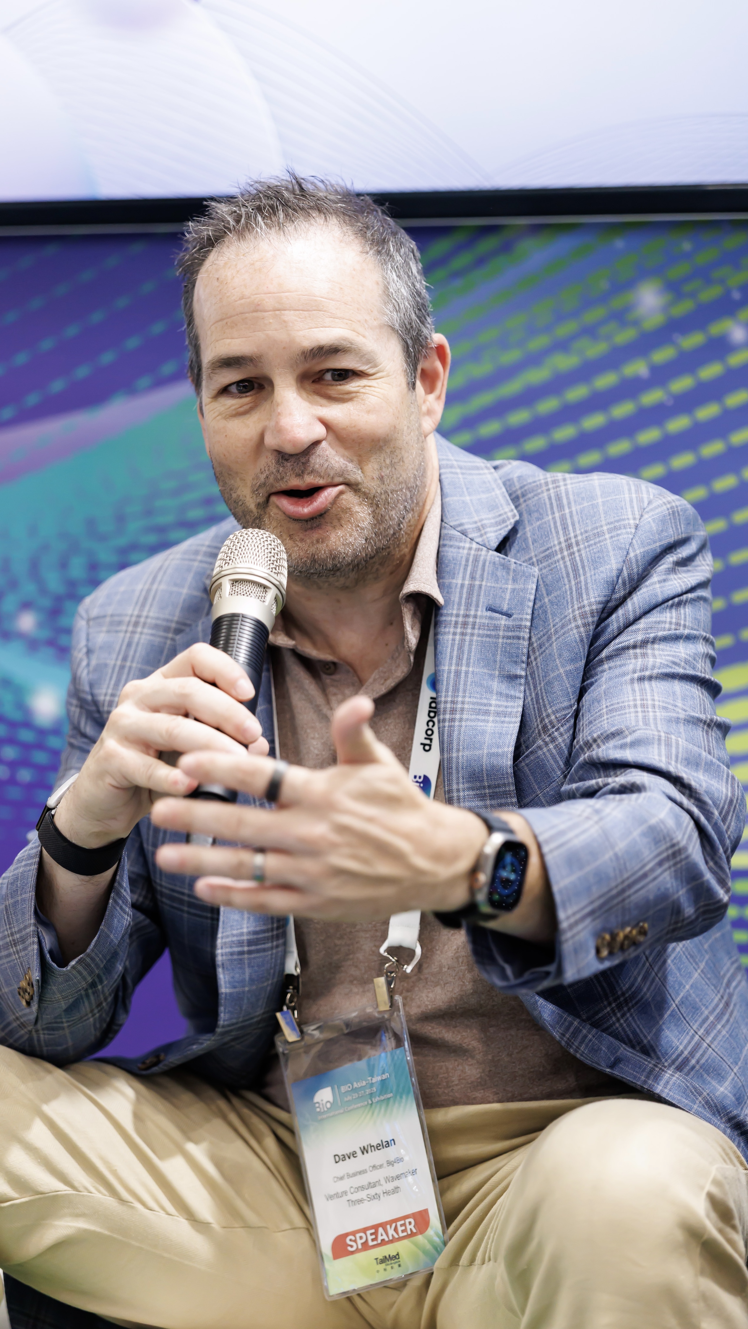 Invited guest shares experiences on stage 03