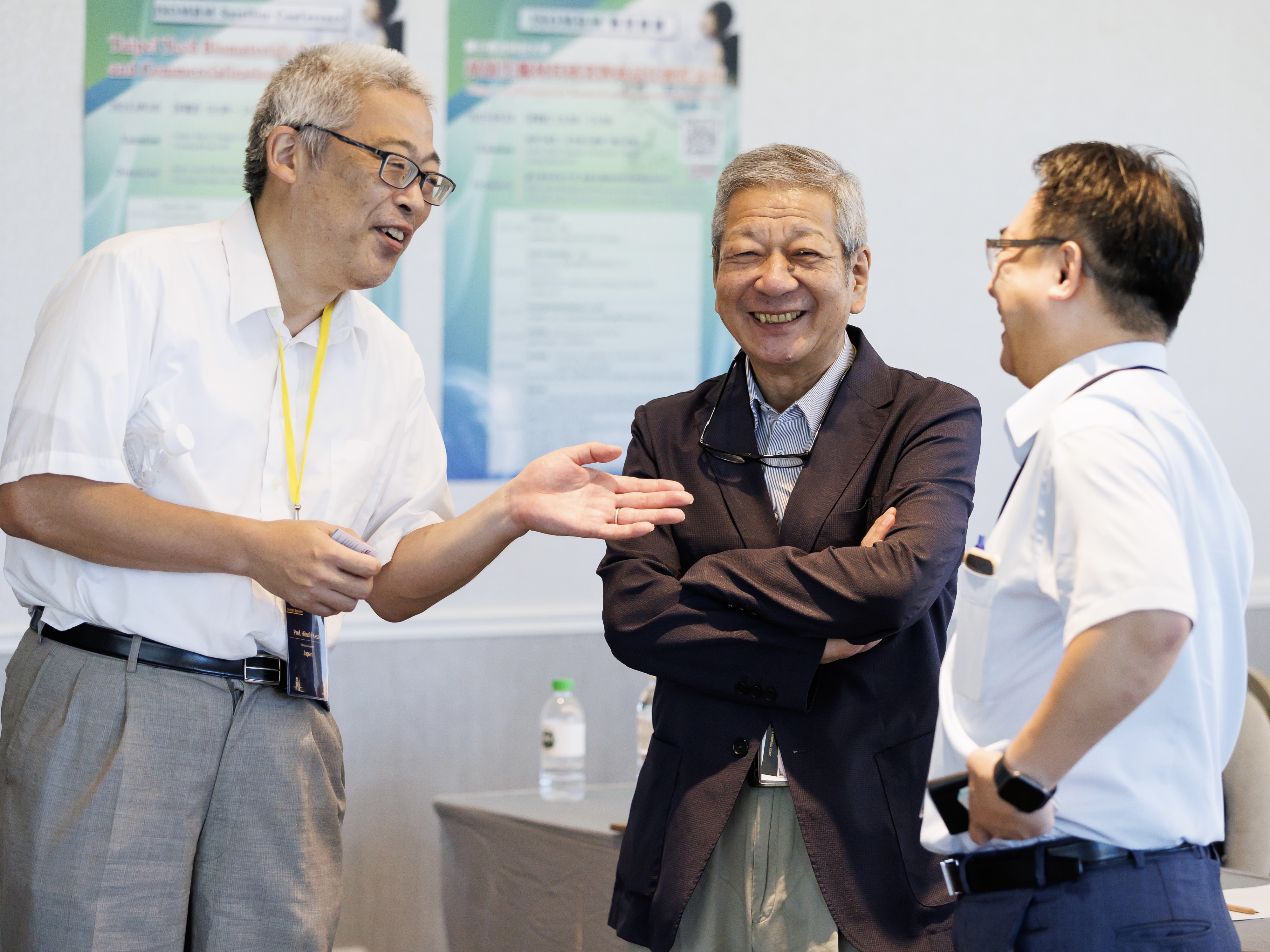 笠井均教授與長崎幸夫教授跟來賓侃侃而談。