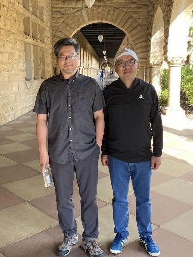 Professor Hsu-Wei Fang and Professor Chao-Lin Kuo pose for a photo together.