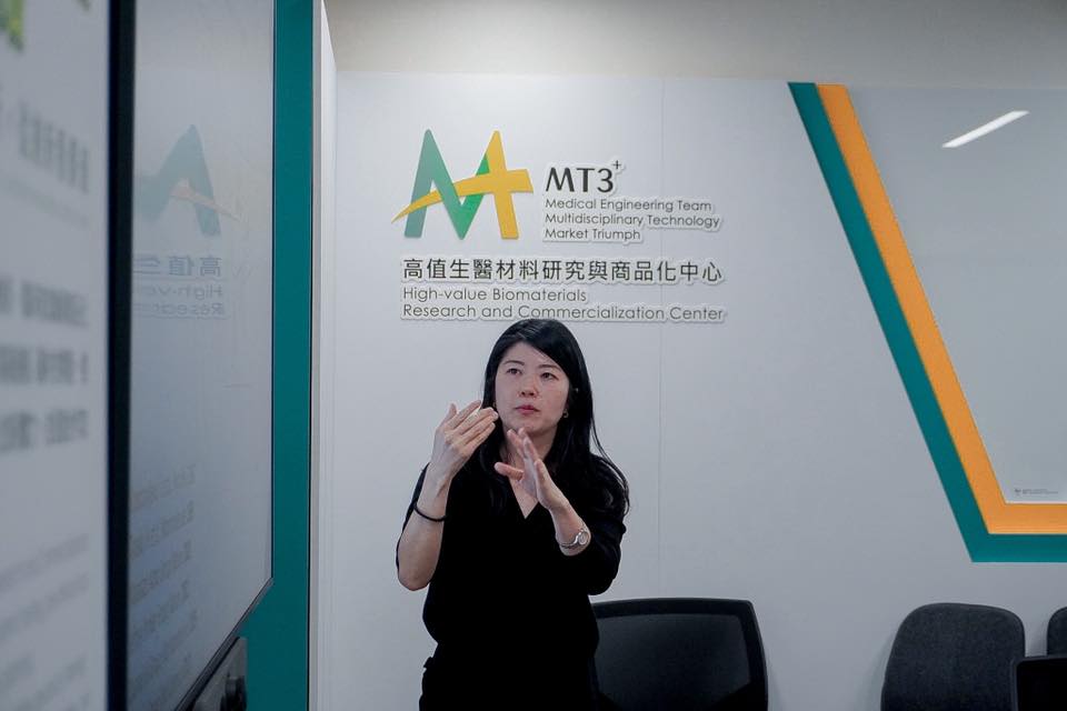 Prof. Kaori Sugihara 正在分享經驗